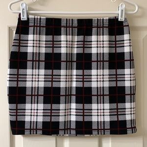 🌷3 for$25🌷SHEIN, US M, Black White & Red Plaid Mini Skirt, NWOT